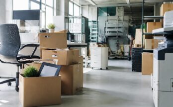 Firmenauflösung organisieren: So behalten Unternehmen den Überblick über Inventar, Maschinen und Unterlagen
