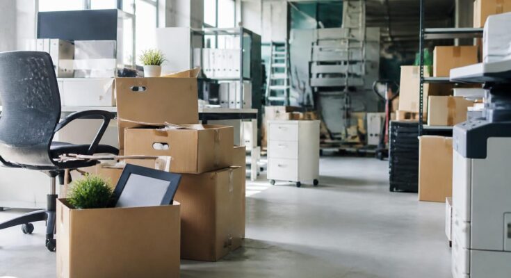 Firmenauflösung organisieren: So behalten Unternehmen den Überblick über Inventar, Maschinen und Unterlagen